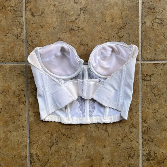 White corset - Picture 2 of 2